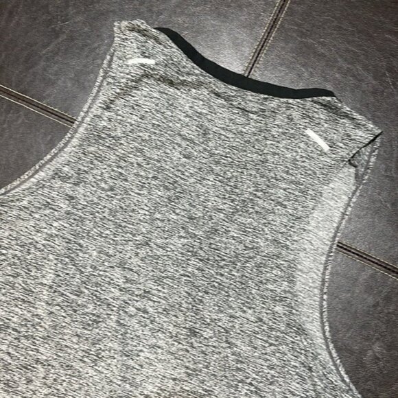 Nike Men's Dri-FIT Rise 365 Tank - Picture 12 of 12